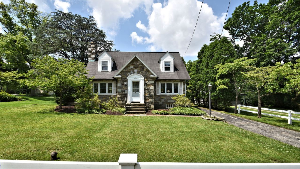 137 W Germantown Pike, Plymouth Meeting, PA, 19462 Scene 1