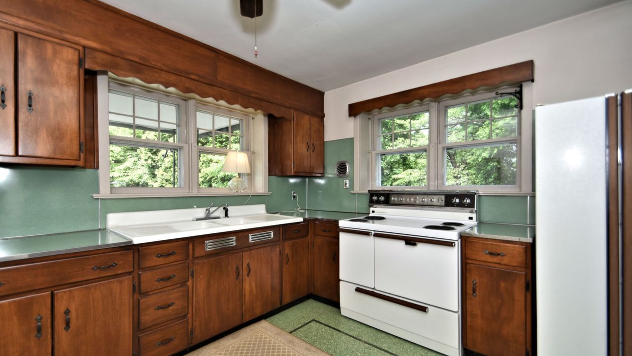 137 W Germantown Pike, Plymouth Meeting, PA, 19462 Scene 3