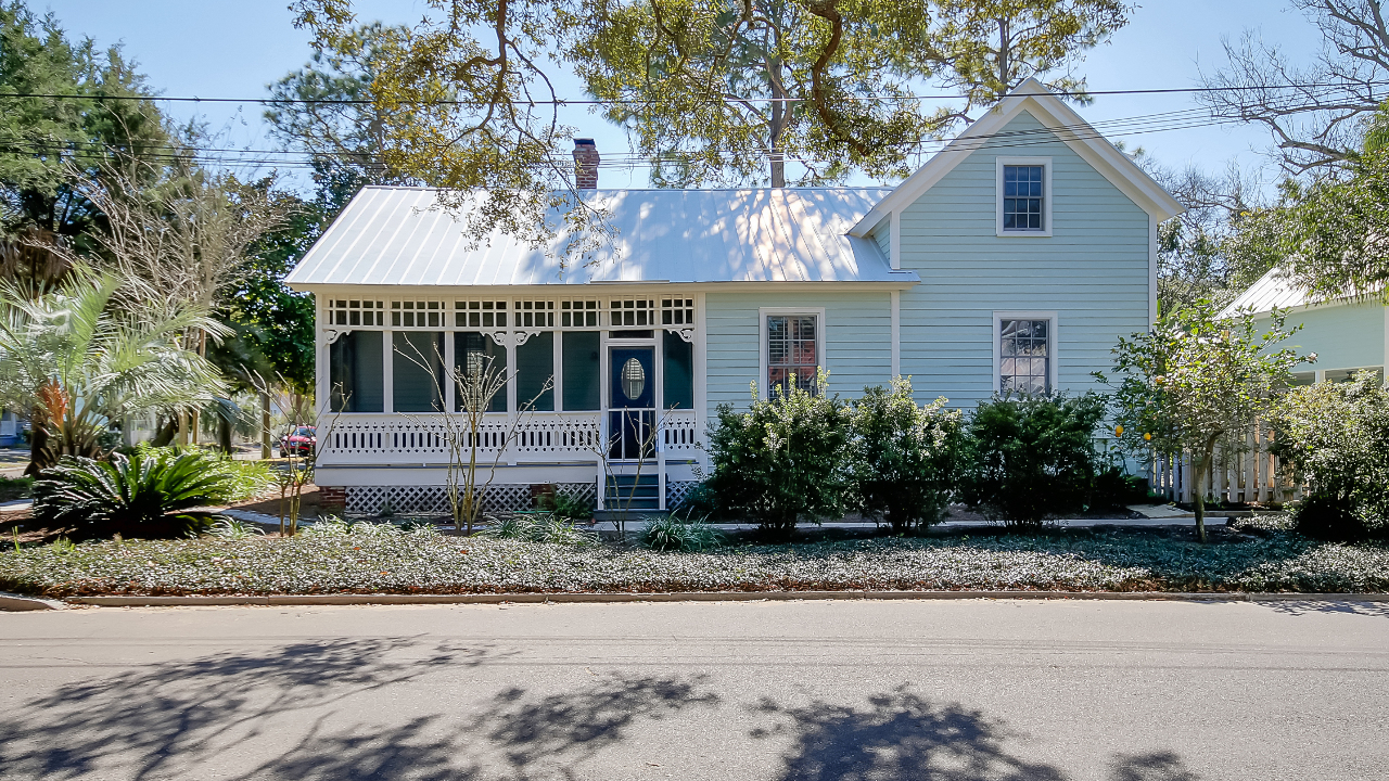 Welcome to 301 S. 6th Street!