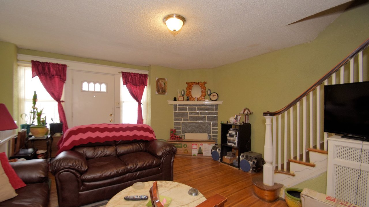 306 E Queen Ln, Philadelphia, PA, 19144 Scene 2