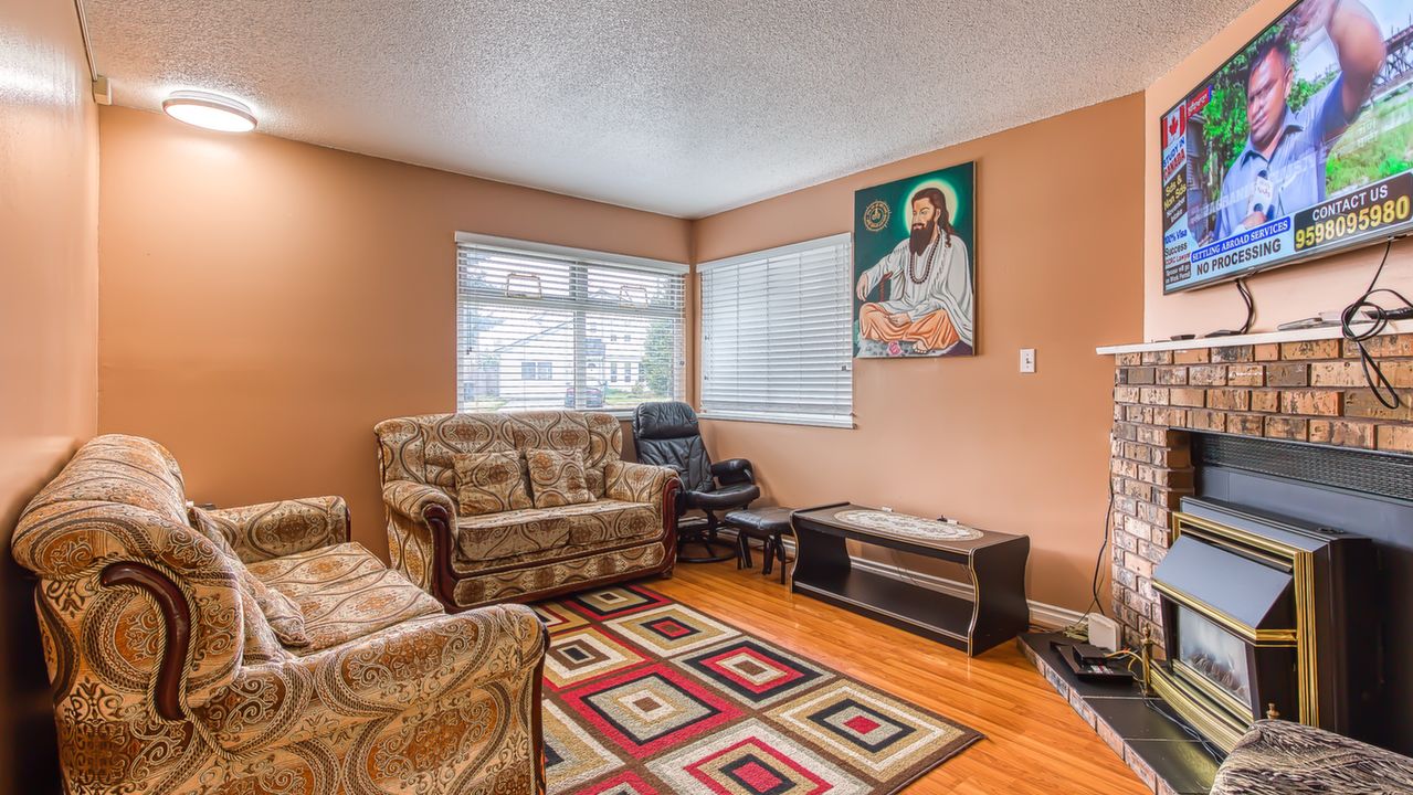 7324 Parkwood Dr, Surrey, BC, V3W 7G5 Scene 3