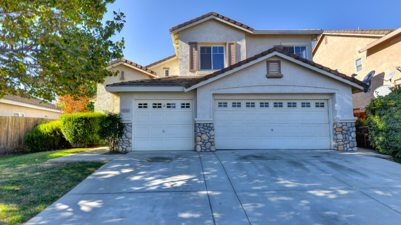 9234 Boulder River Way, Elk Grove, CA, 95624 Scene 1