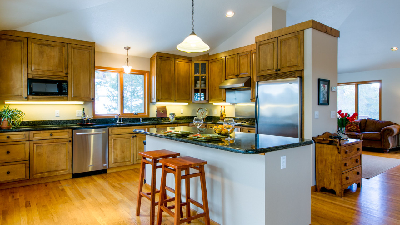 Kitchen with Large Island