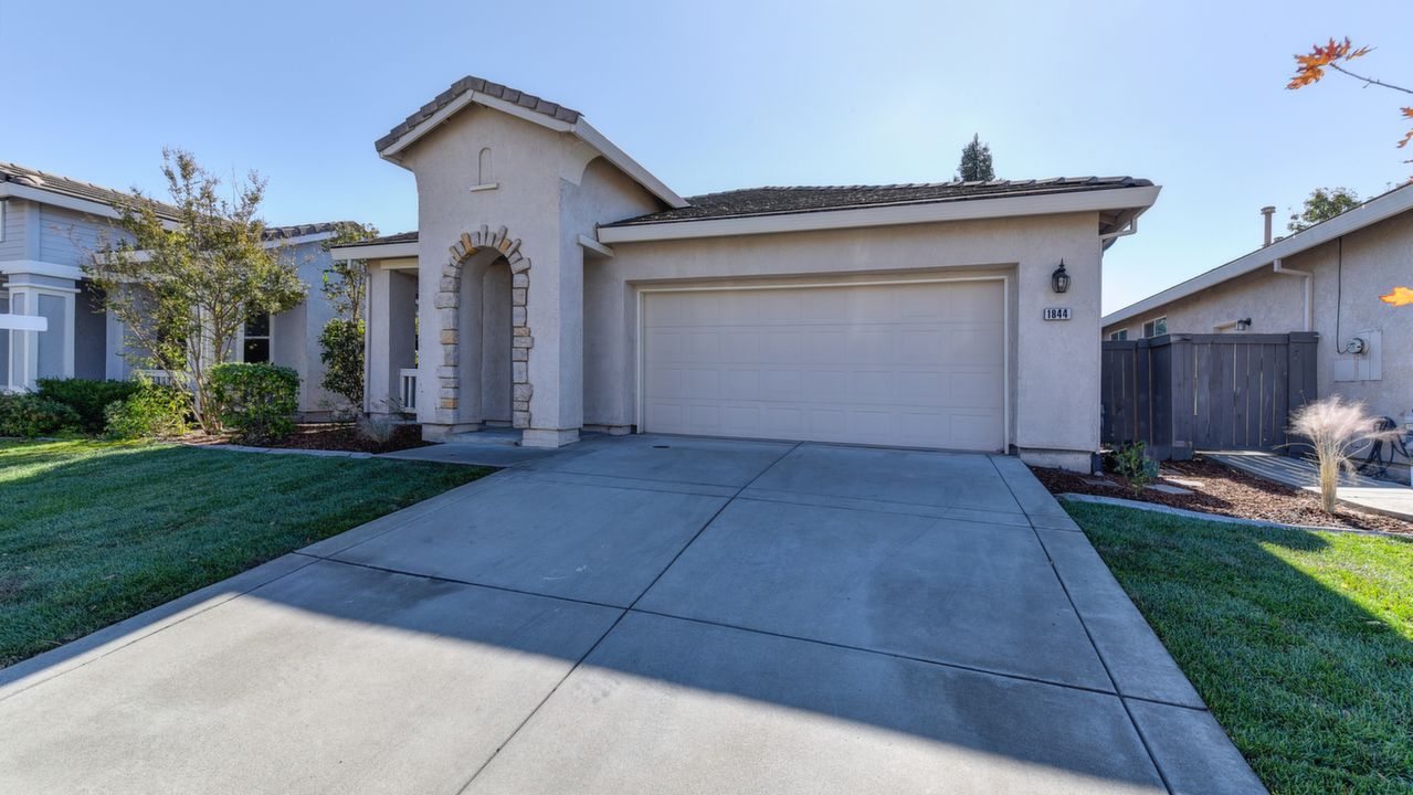 1844 Dawnelle Way, Sacramento, CA, 95835 Scene 1