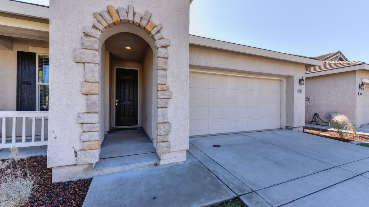 1844 Dawnelle Way, Sacramento, CA, 95835 Scene 4