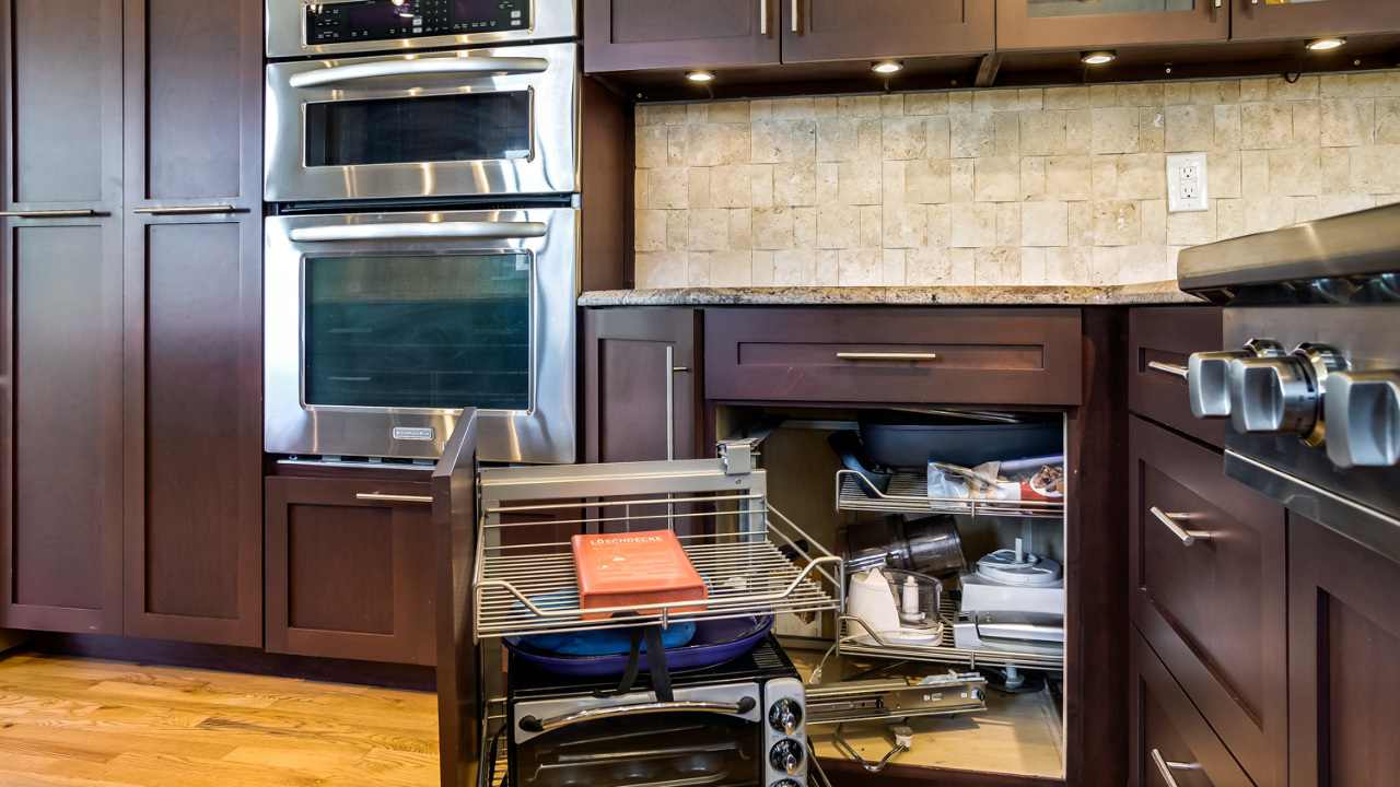 Practical Corner Storage