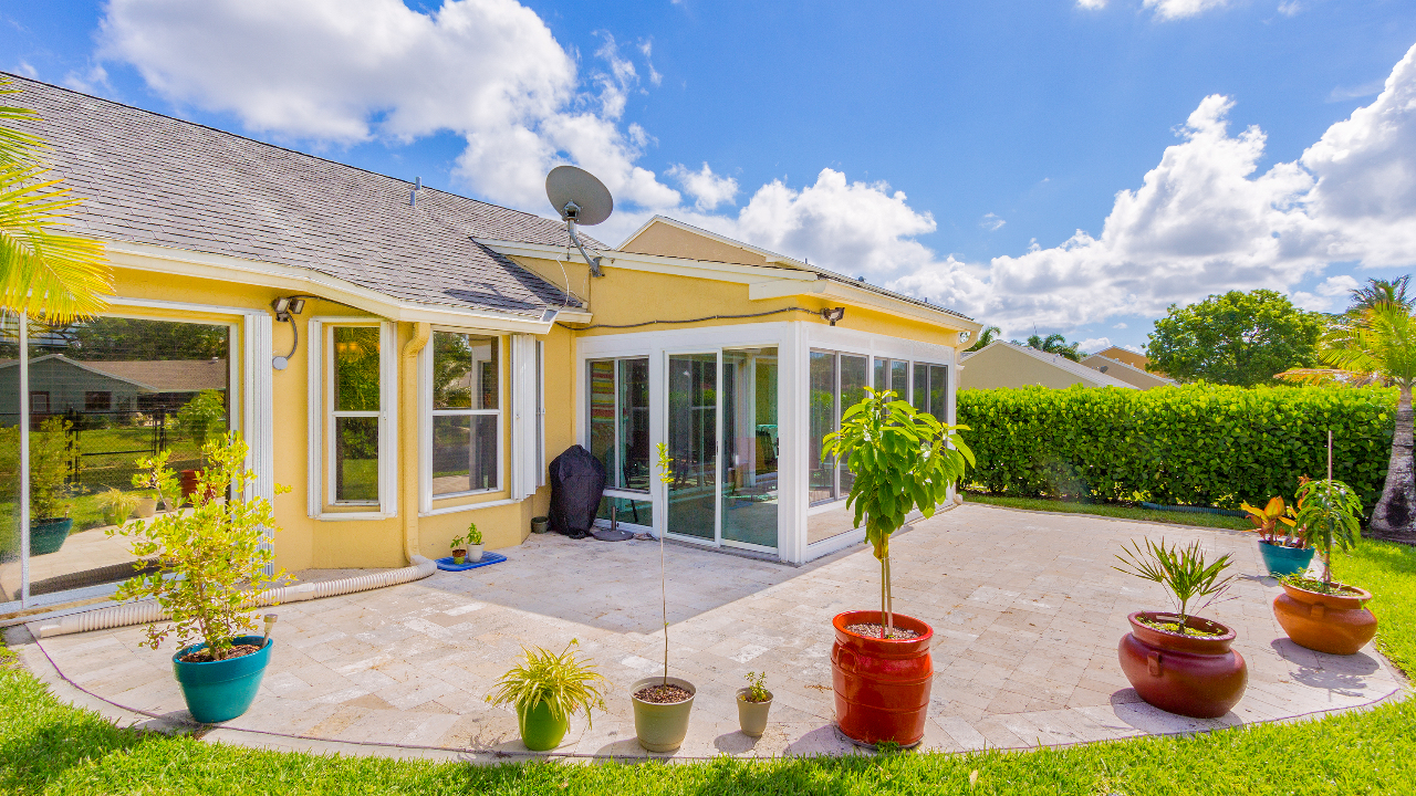 10025-Grove-Ln-10