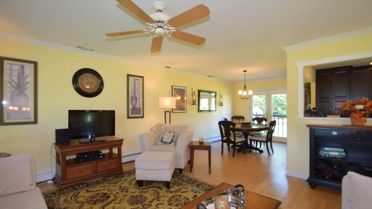 425 Alexandra Dr, Trooper, PA, 19403 Scene 2