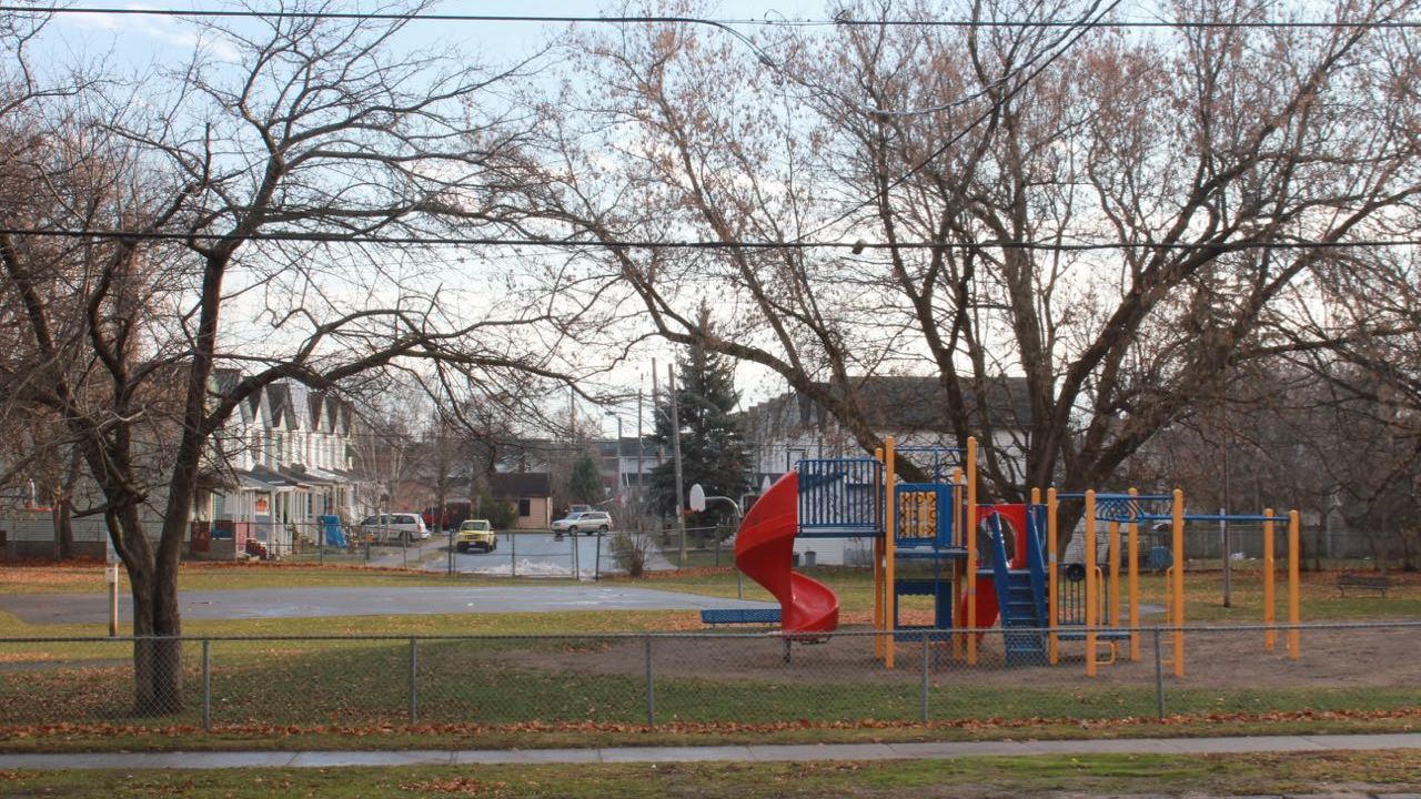 Near Downtown W/Park Across