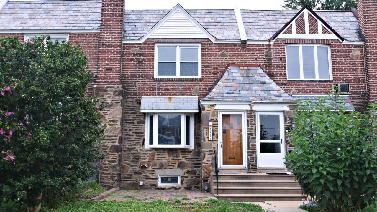 2421 Cedar Ln, Drexel Hill, PA, 19026 Scene 1