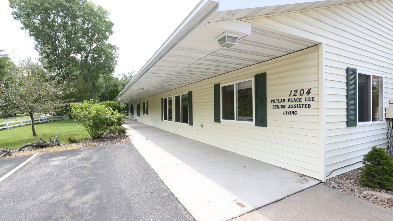 aaFront_WalkB26A1038