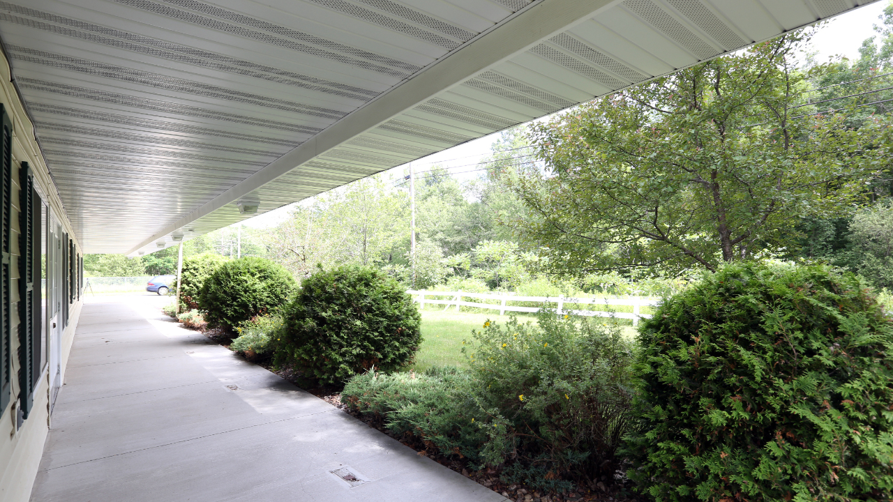 aFront_PorchB26A1058