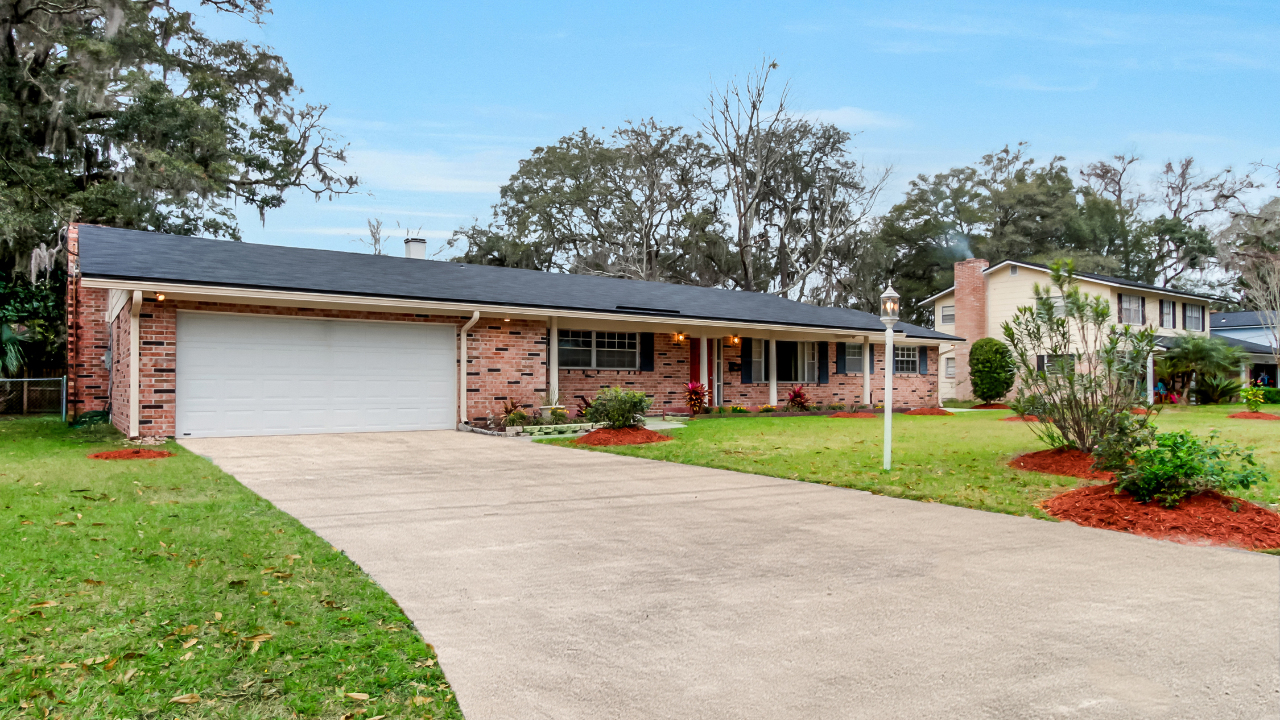 Welcome to 8460 Lynda Sue Lane W 