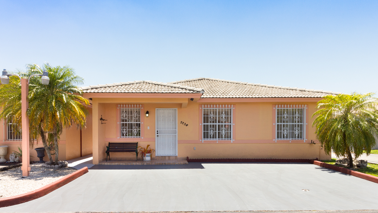 2238-W-74th-Ter-01