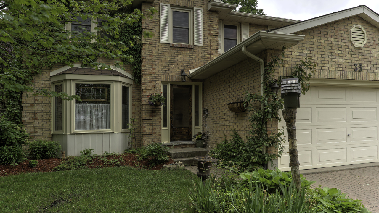 33 Bridlewood Drive, Guelph, ON, N1G 4B1 Scene 2