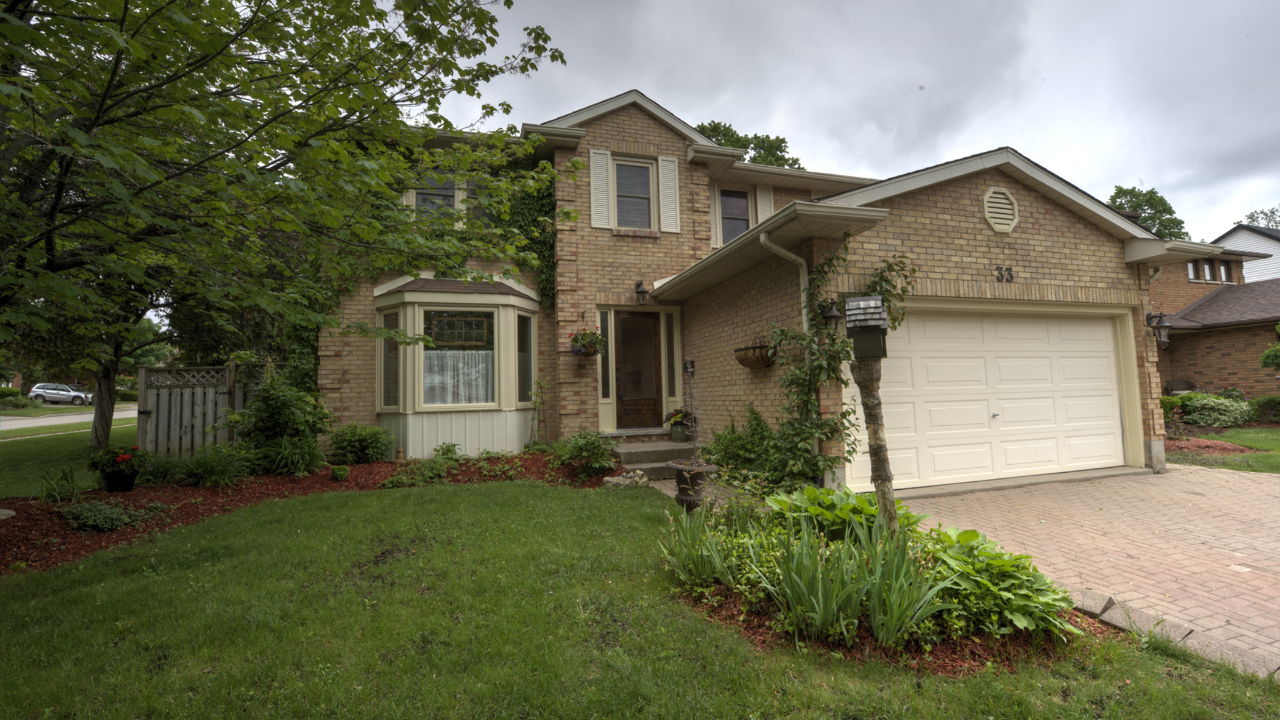 33 Bridlewood Drive, Guelph, ON, N1G 4B1 Scene 1