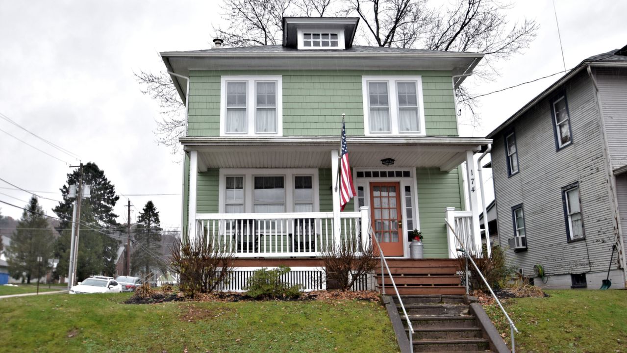 174 Bird St, Birdsboro, PA, 19508 Scene 1