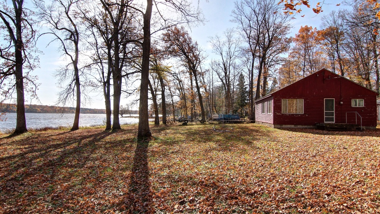 Call Julie Holt (612) 735-8638