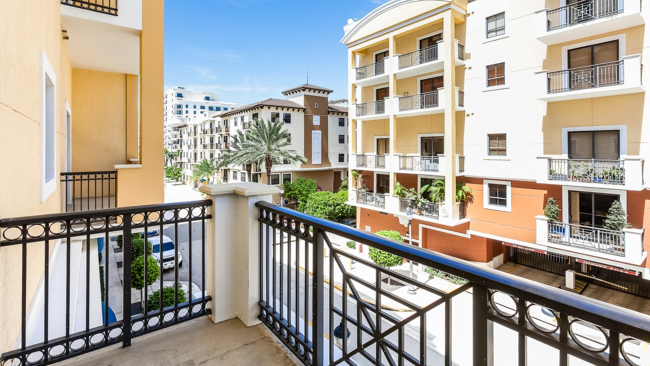 Colonnade-#301-03
