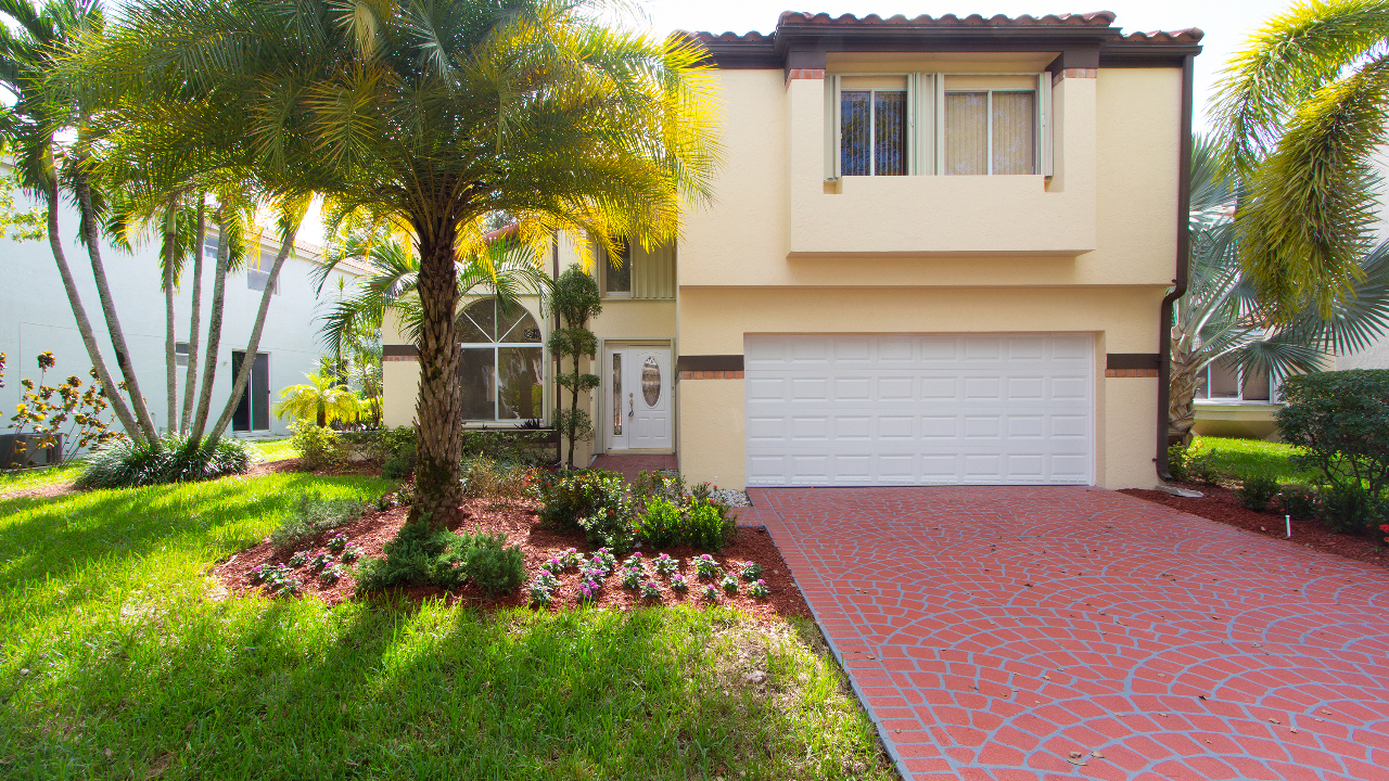 5710-NW-63rd-Pl-02