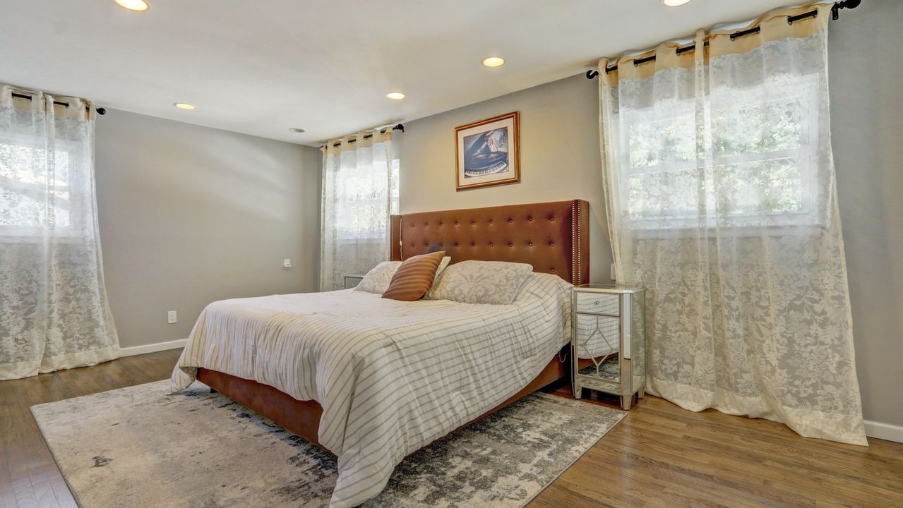 5 Sutton Ln, Hewlett, NY, 11557 Scene 4