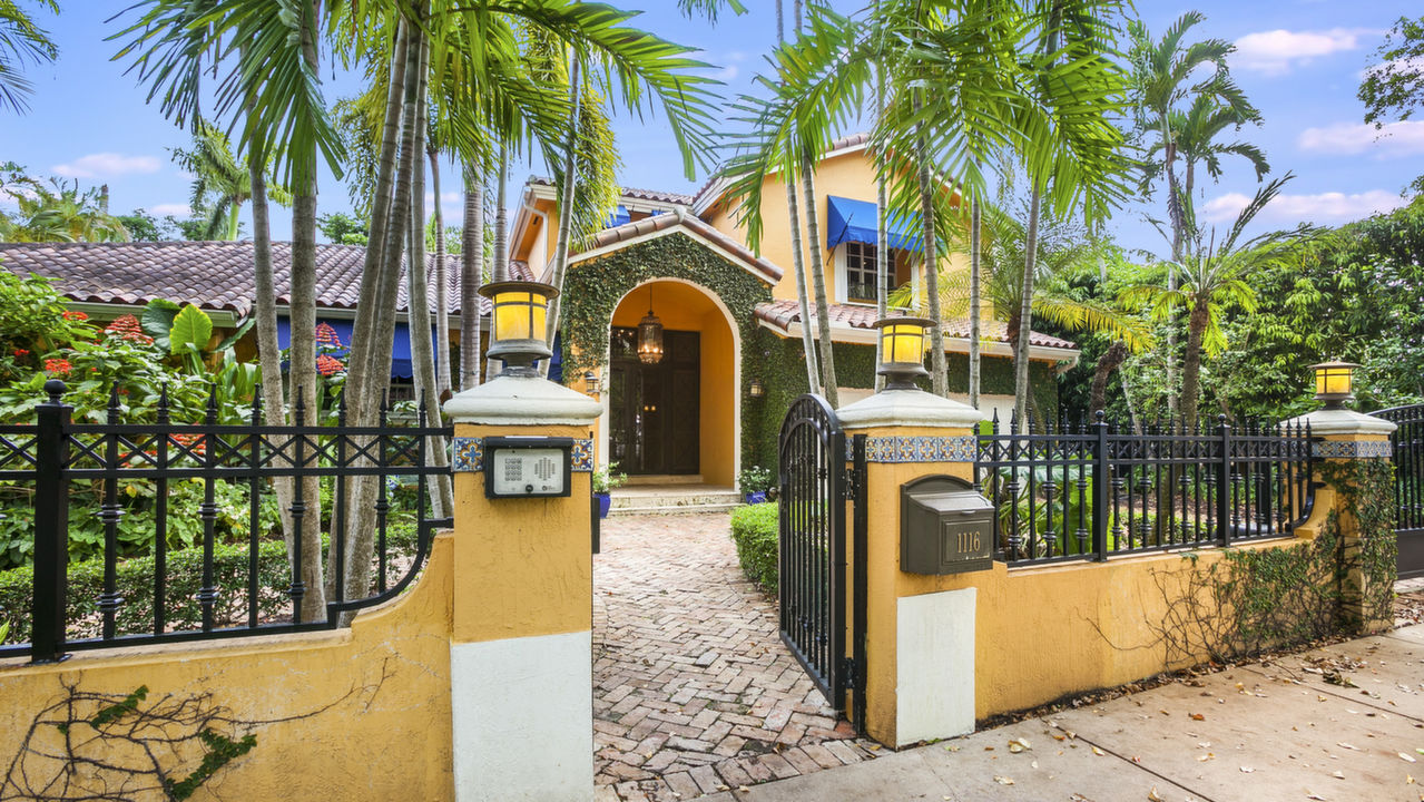 1116-Sorolla-Ave-03