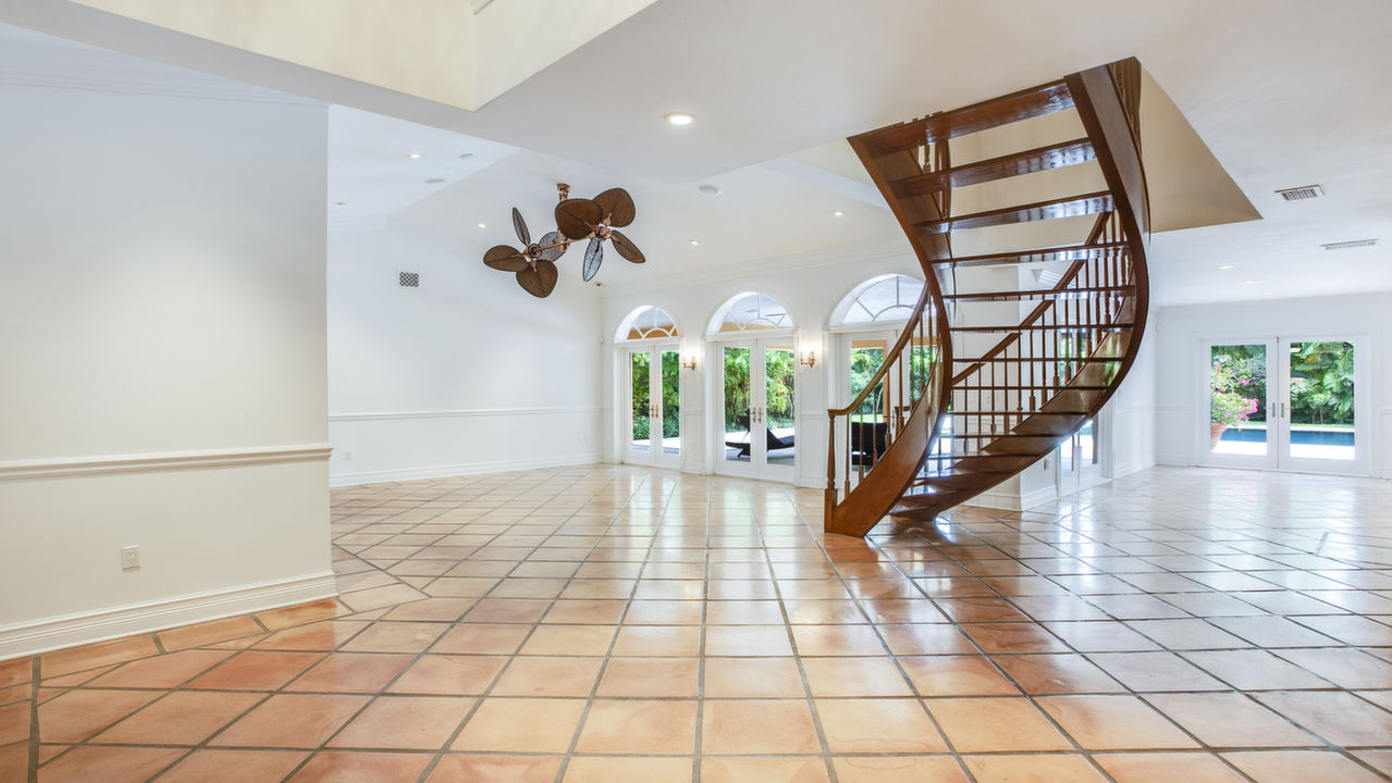 1116-Sorolla-Ave-04