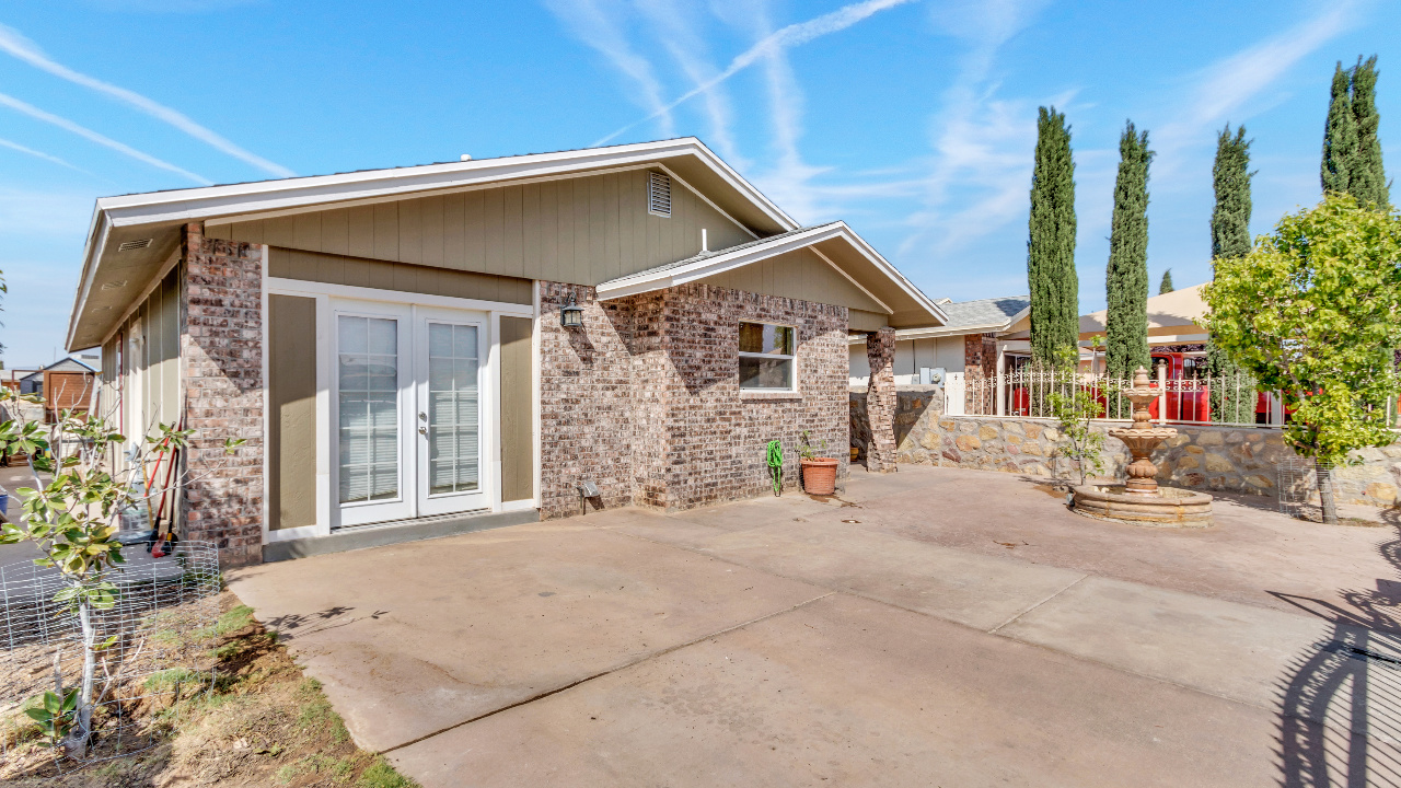 10062 Montreal Cir, Socorro, TX, 79927 Scene 1