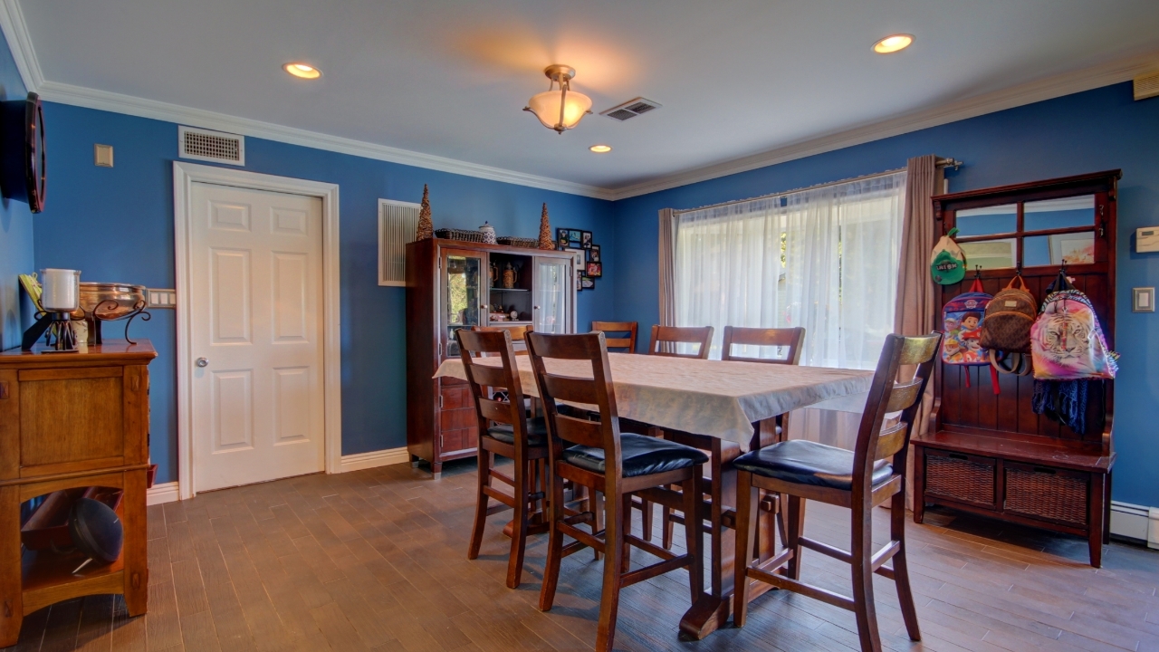 Living Room/Dining Room