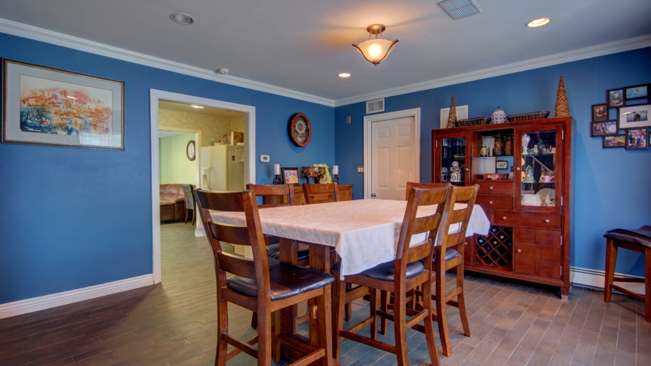 Living Room/Dining Room