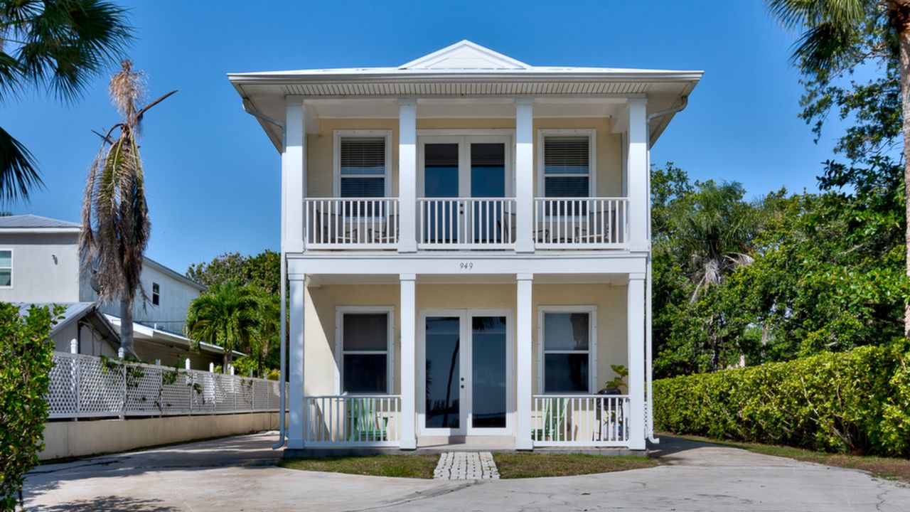 949 Indian River Drive, Sebastian, FL, 32958 Scene 1
