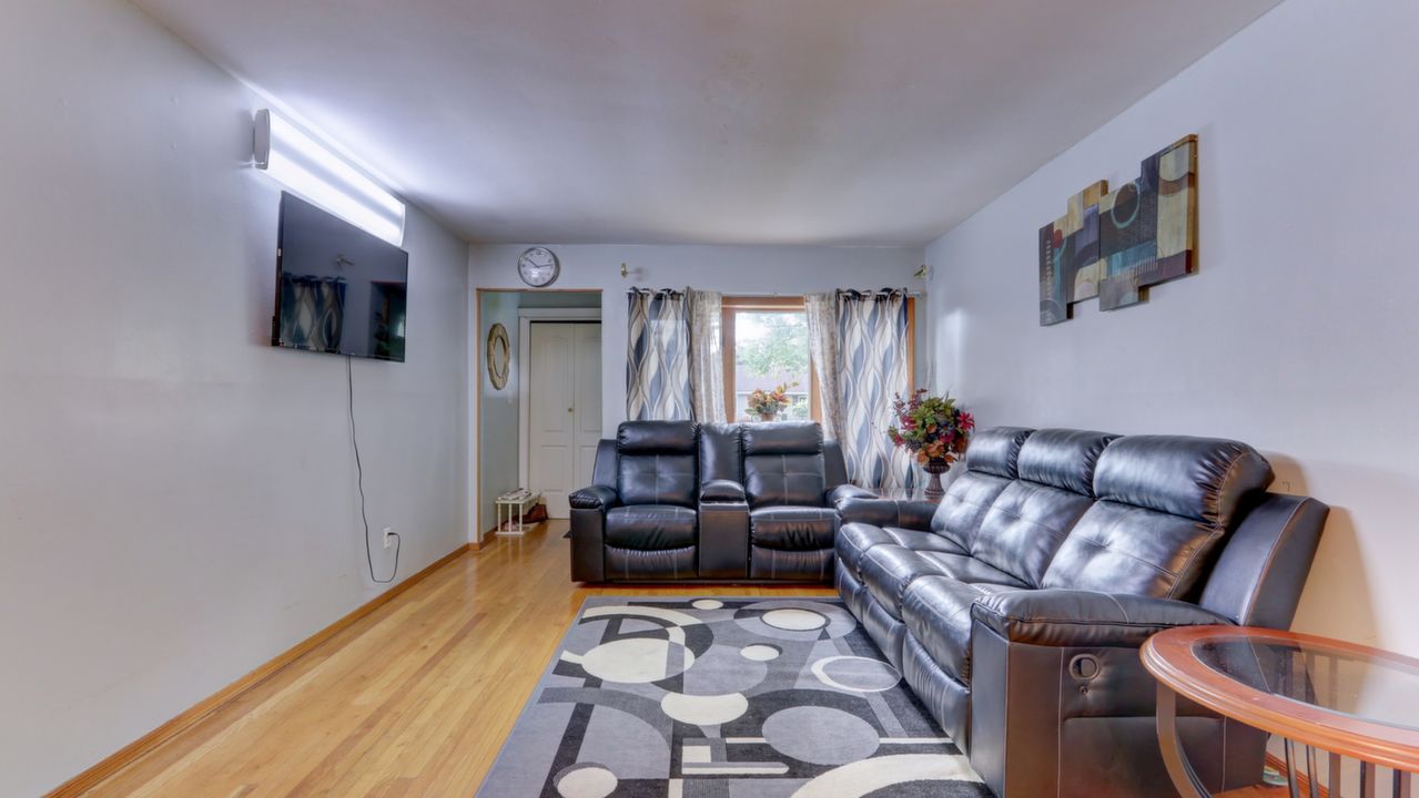 41 Frankie Ln, North Babylon, NY, 11703 Scene 3