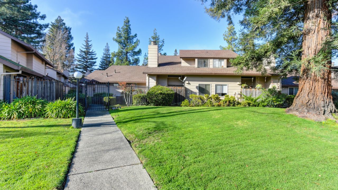 6060 Gloria Dr, #17, Sacramento, CA, 95822 Scene 1