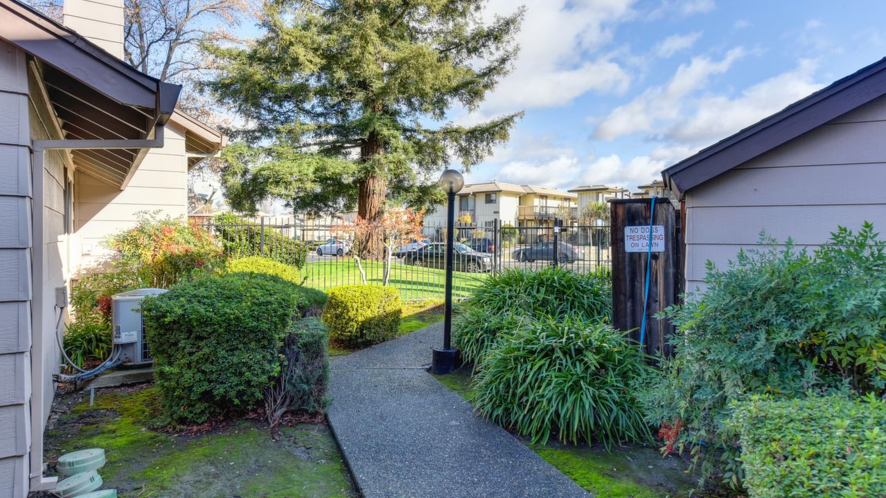 6060 Gloria Dr, #17, Sacramento, CA, 95822 Scene 3