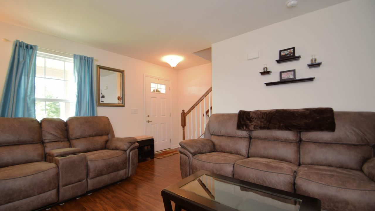 1859 Alamingo Dr, Quakertown, PA, 18951 Scene 2