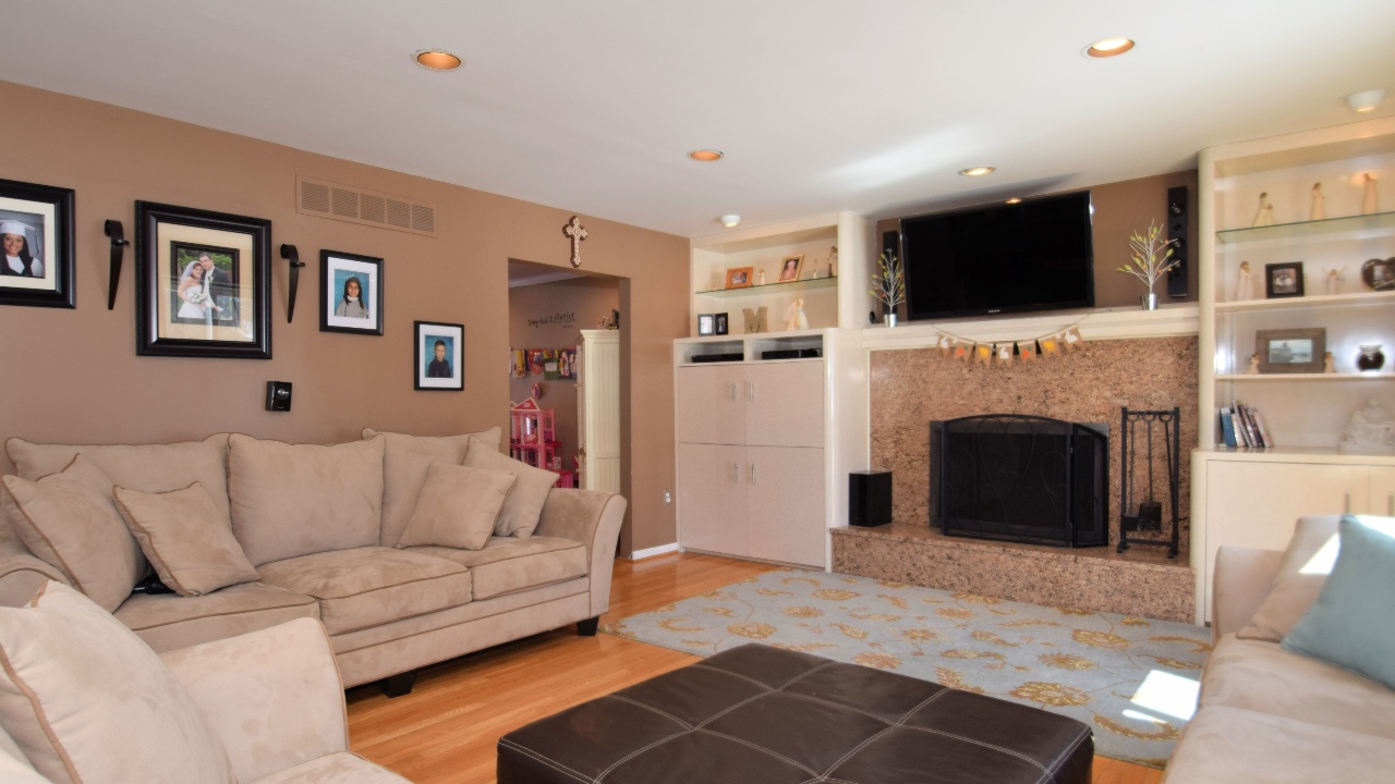 2 Treeline Dr, Southampton, PA, 18966 Scene 2