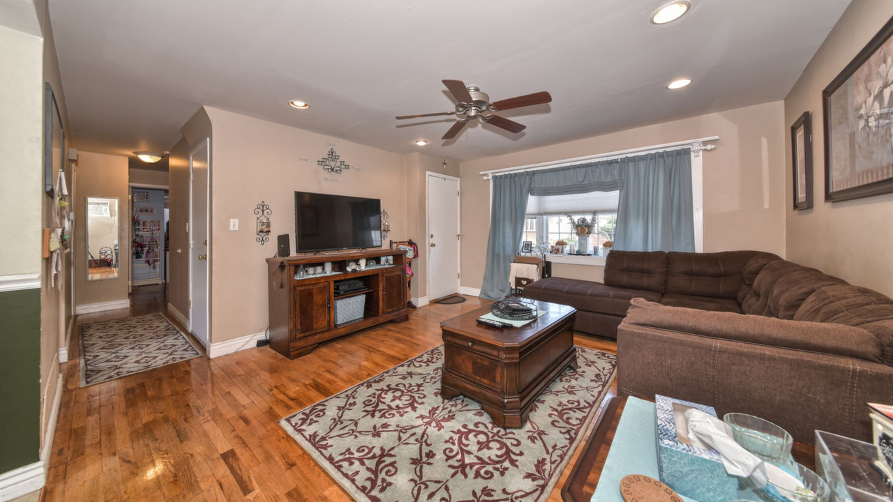 1st Flr Living Room_2