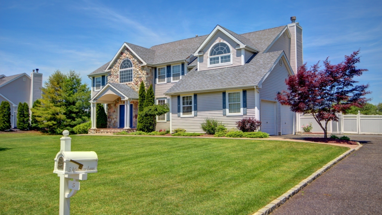 Front of House-Driveway View