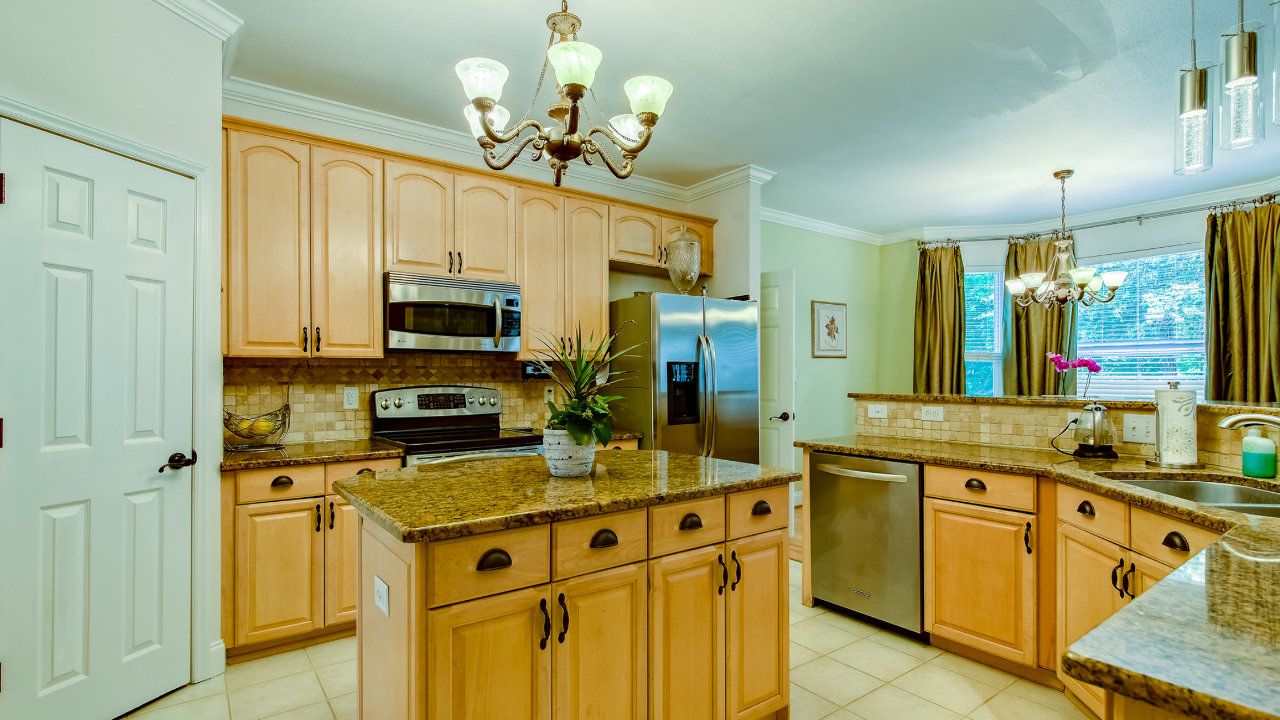 008-10208OverlandCt-FULL