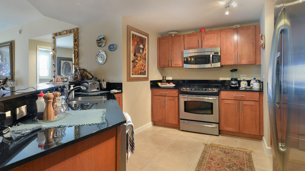8395-SW-73rd-Ave-#809-05