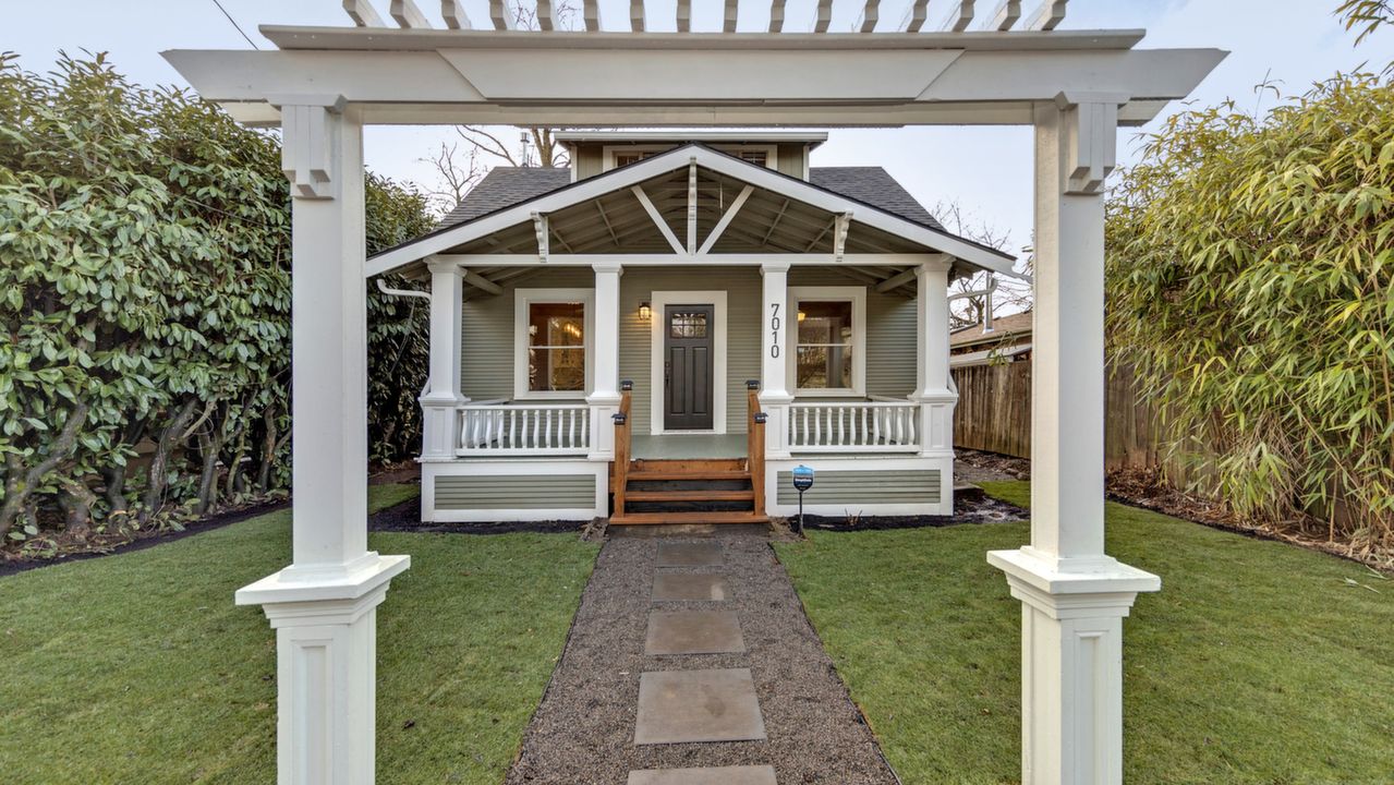 7010 SE Boise St, Portland, OR, 97206 Scene 1