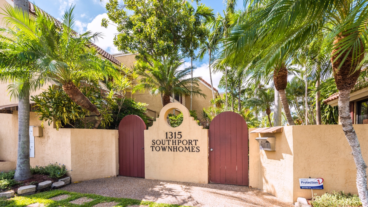Southport-Townhomes-Unit-D-01