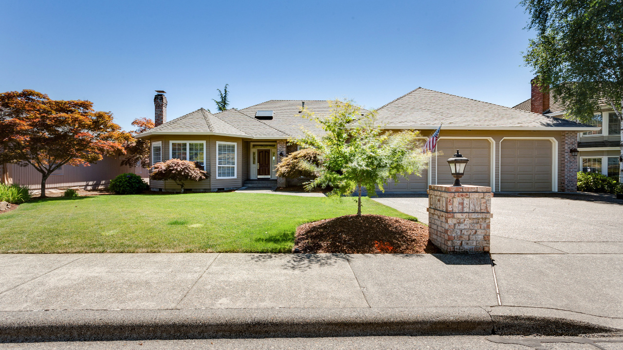 15146 SW Cabernet Dr.,, Portland, OR, 97224 Scene 2