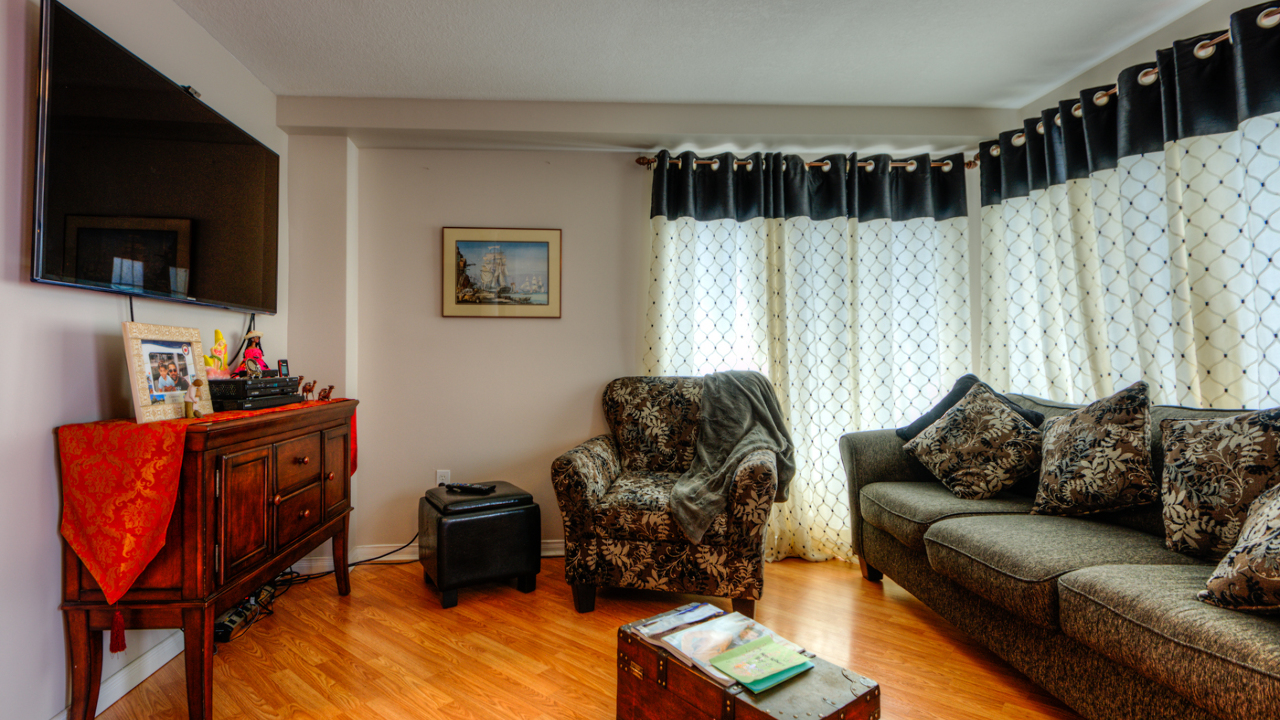 31 Hewitt Lane, Guelph, ON, N1K 1W1 Scene 4