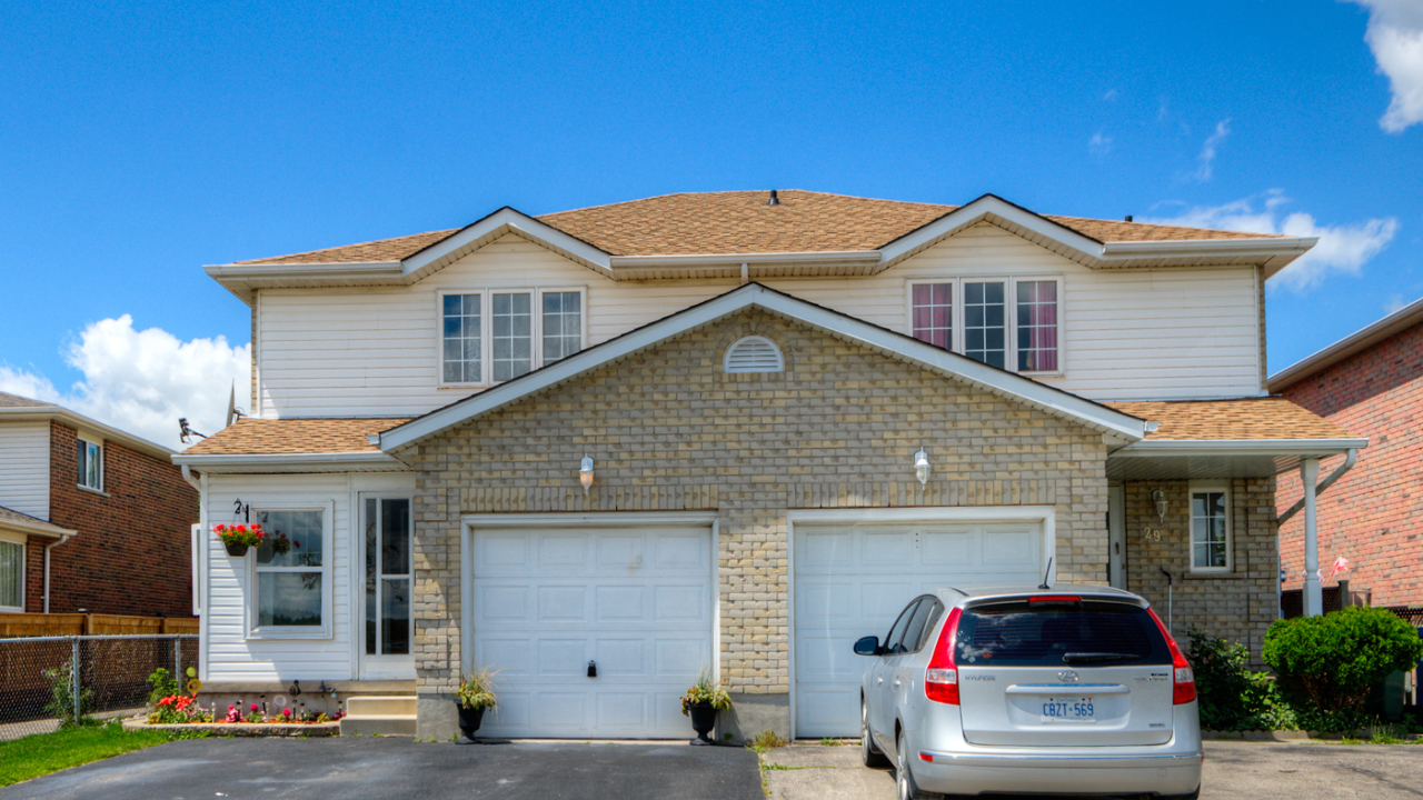 31 Hewitt Lane, Guelph, ON, N1K 1W1 Scene 1