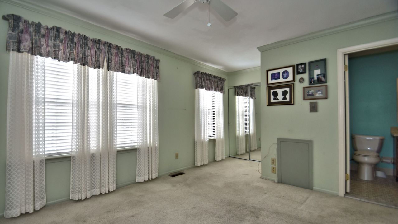 1957 Yorktown N, Norristown, PA, 19403 Scene 4