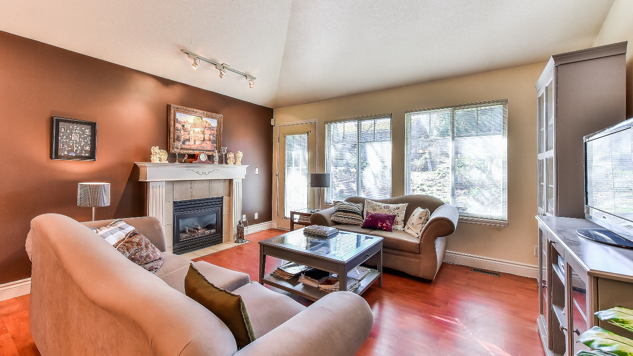 28-8888 151 St, Surrey, BC, V3R 0Z9 Scene 3