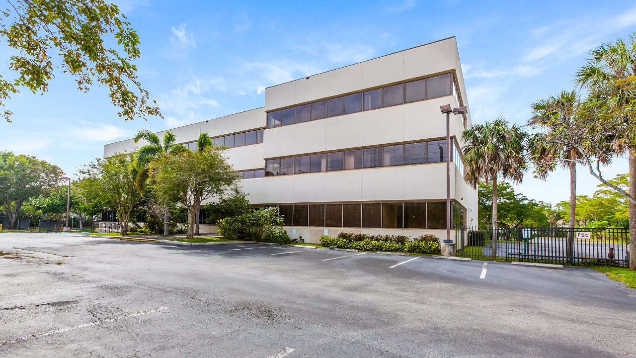 5341 NW 33rd Ave-01