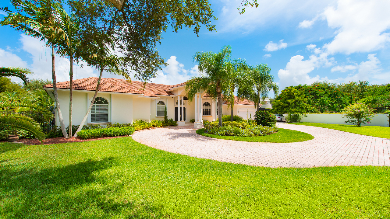8923-SW-96th-St-01
