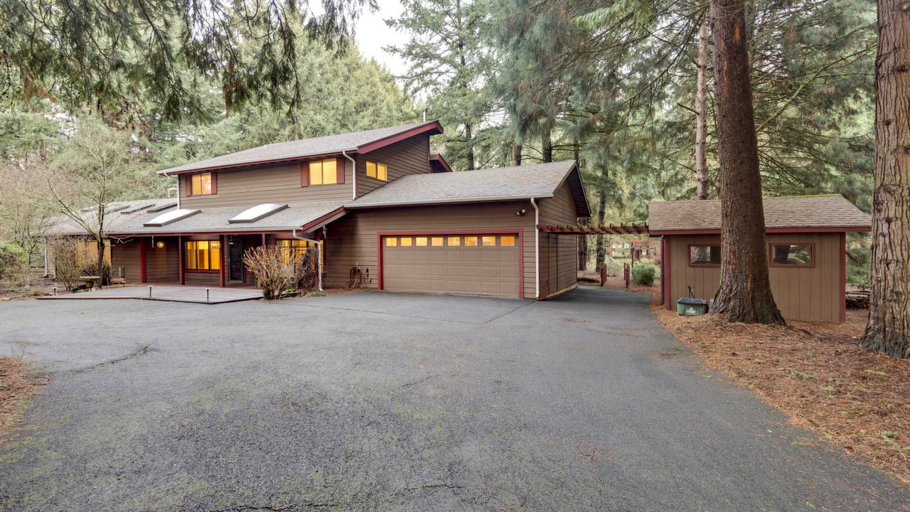 15631 NE Becke Rd, Aurora, OR, 97002 Scene 1